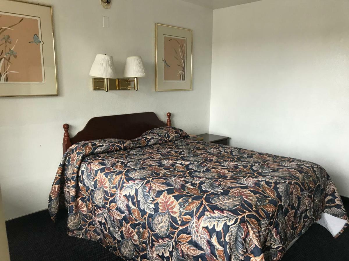 American Budget Inn And Suites-Modesto Esterno foto